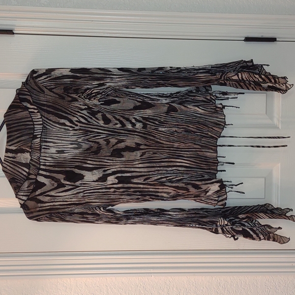 Gorgeous NEVER WORN gray & black blouse by Follies size small! - Picture 7 of 8